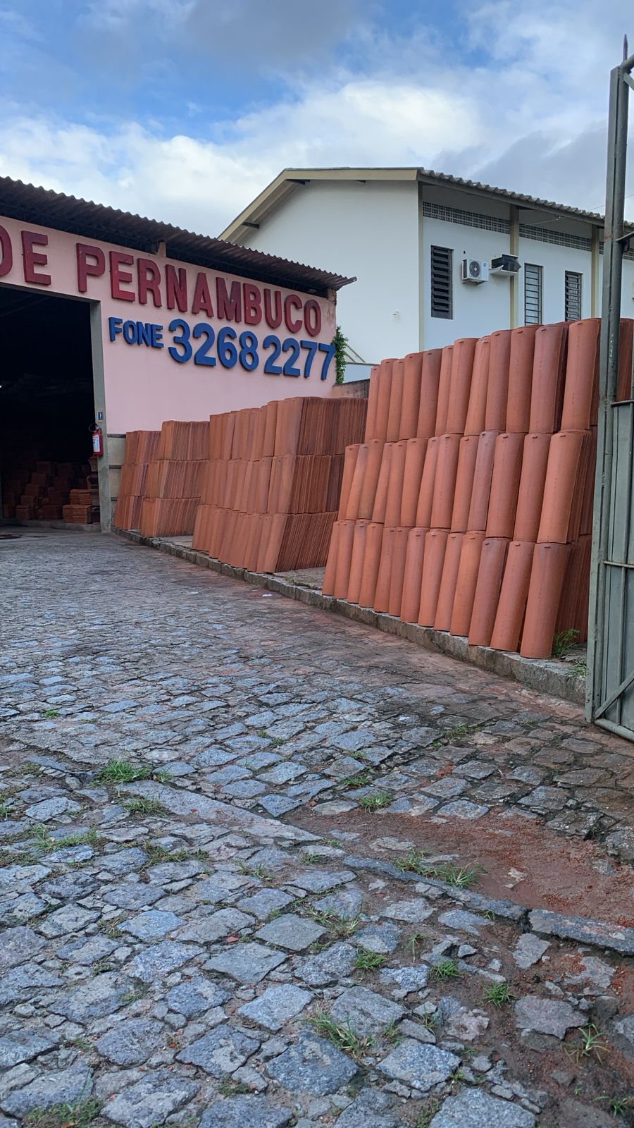 Telhas cerâmicas coloridas